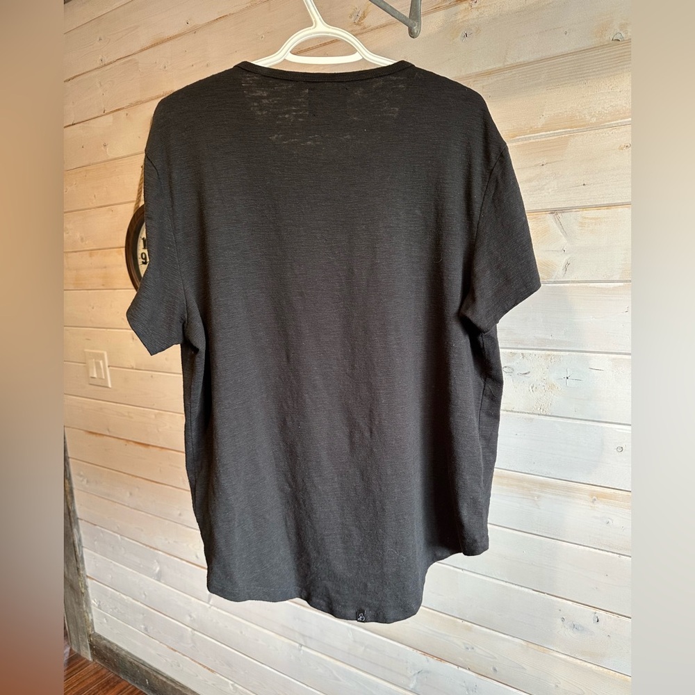 Kuwalla | Black Rounded Hem Tee - Picture 6 of 6